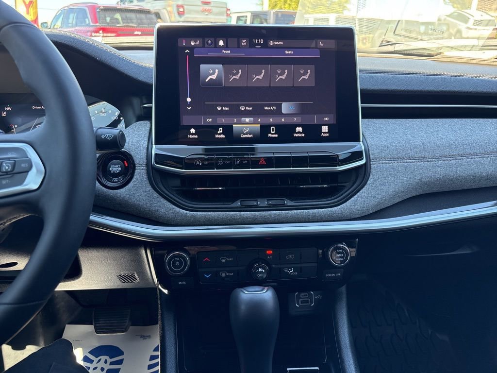 Used 2023 Jeep Compass Latitude w/ Sun and Sound Group image 28