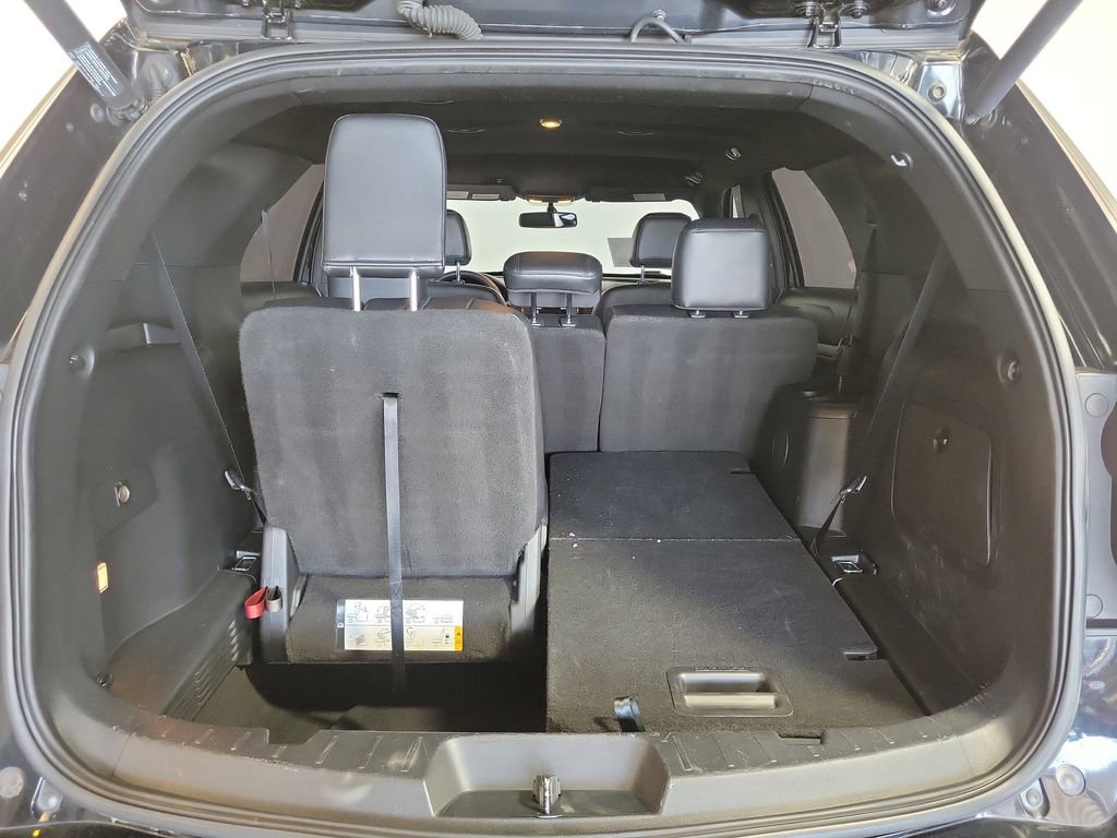 Used 2017 Ford Explorer XLT w/ Equipment Group 202A FWD image 25