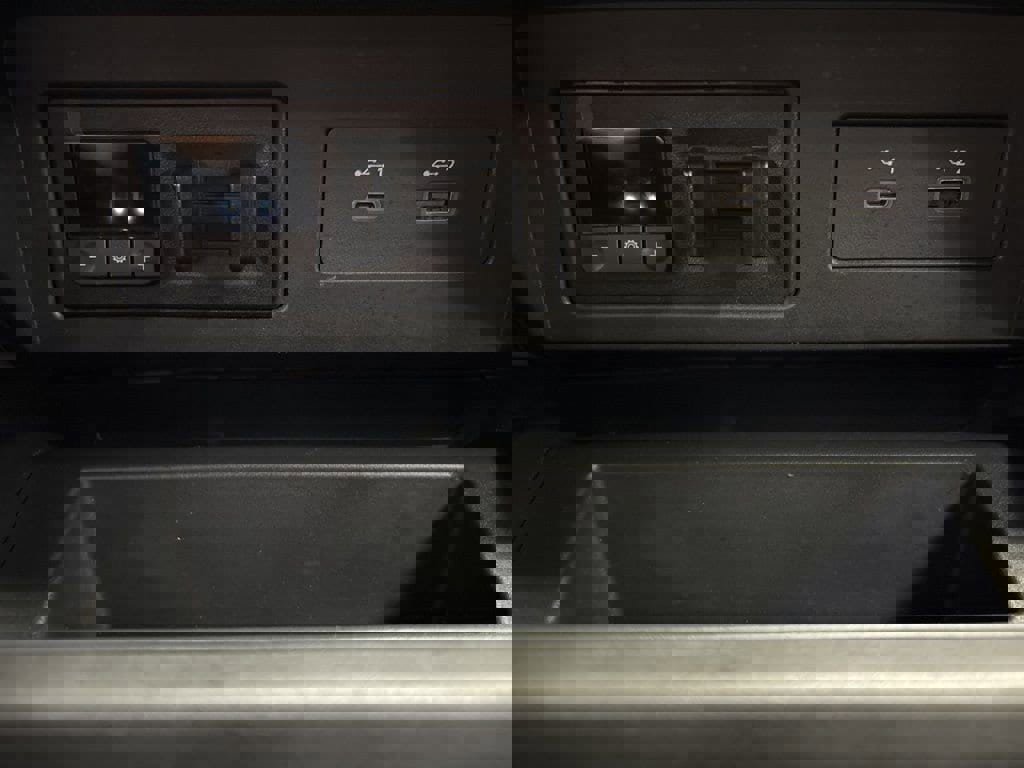 Used 2021 Nissan Titan PRO-4X w/ Pro-4x Utility Package image 36