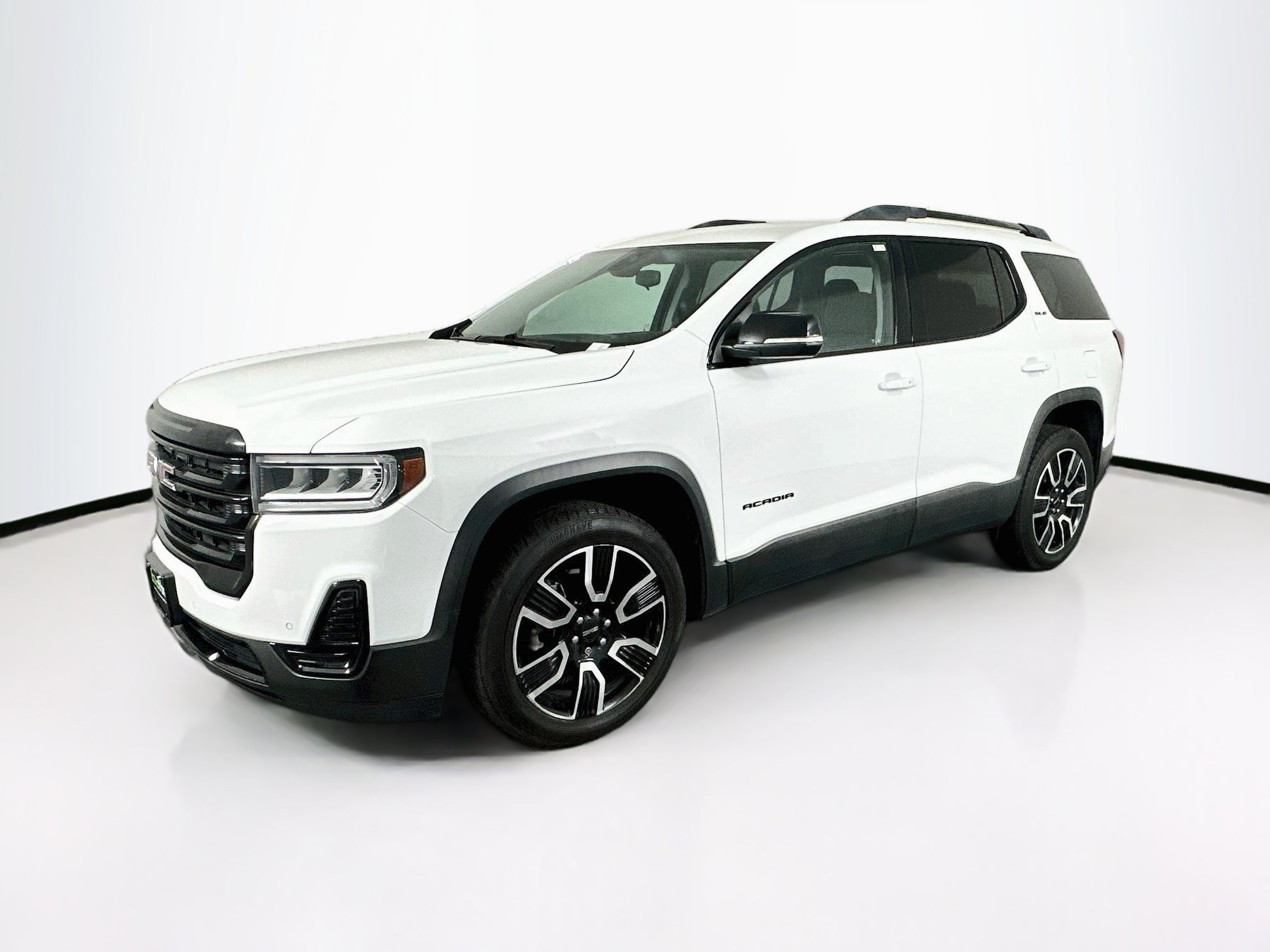 Used 2021 GMC Acadia SLE w/ Driver Convenience Package FWD image 3