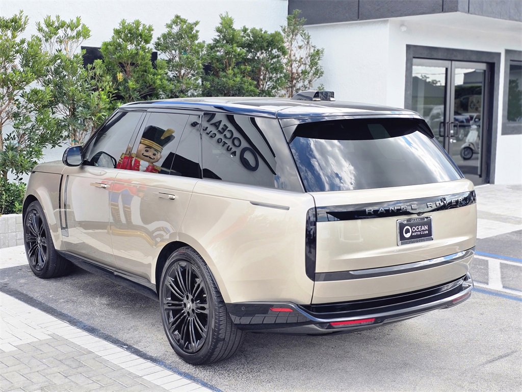 Used 2024 Land Rover Range Rover SE image 3