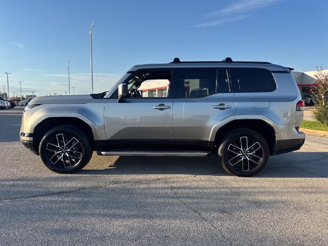 Used 2024 Lexus GX 550 w/ Accessory Package (2T) AWD/4WD image 3