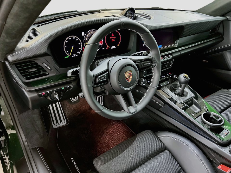 Certified 2025 Porsche 911 GT3 RWD image 4