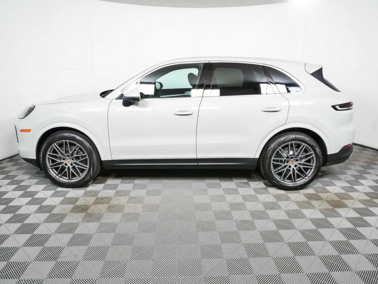 New 2026 Porsche Cayenne AWD/4WD image 2
