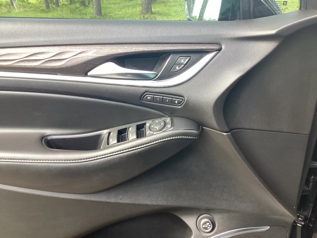 Used 2022 Buick Enclave Avenir w/ Avenir Technology Package image 14