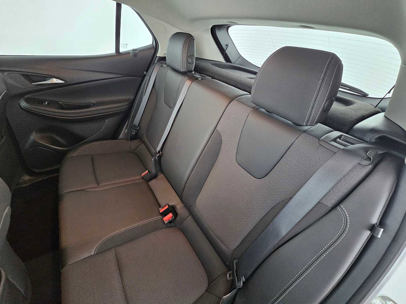 Used 2024 Buick Encore GX Preferred image 17