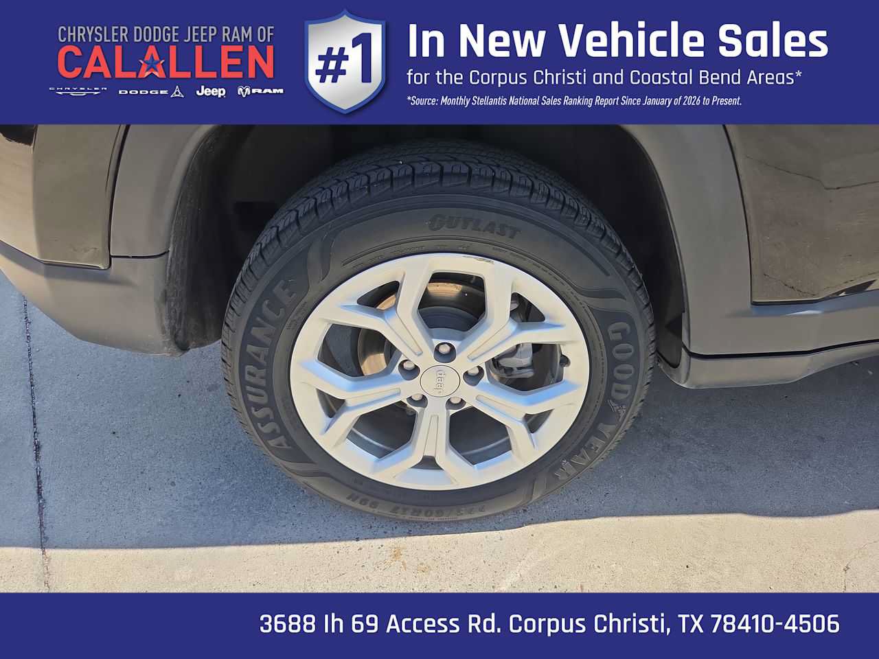 Used 2024 Jeep Compass Latitude AWD/4WD image 16