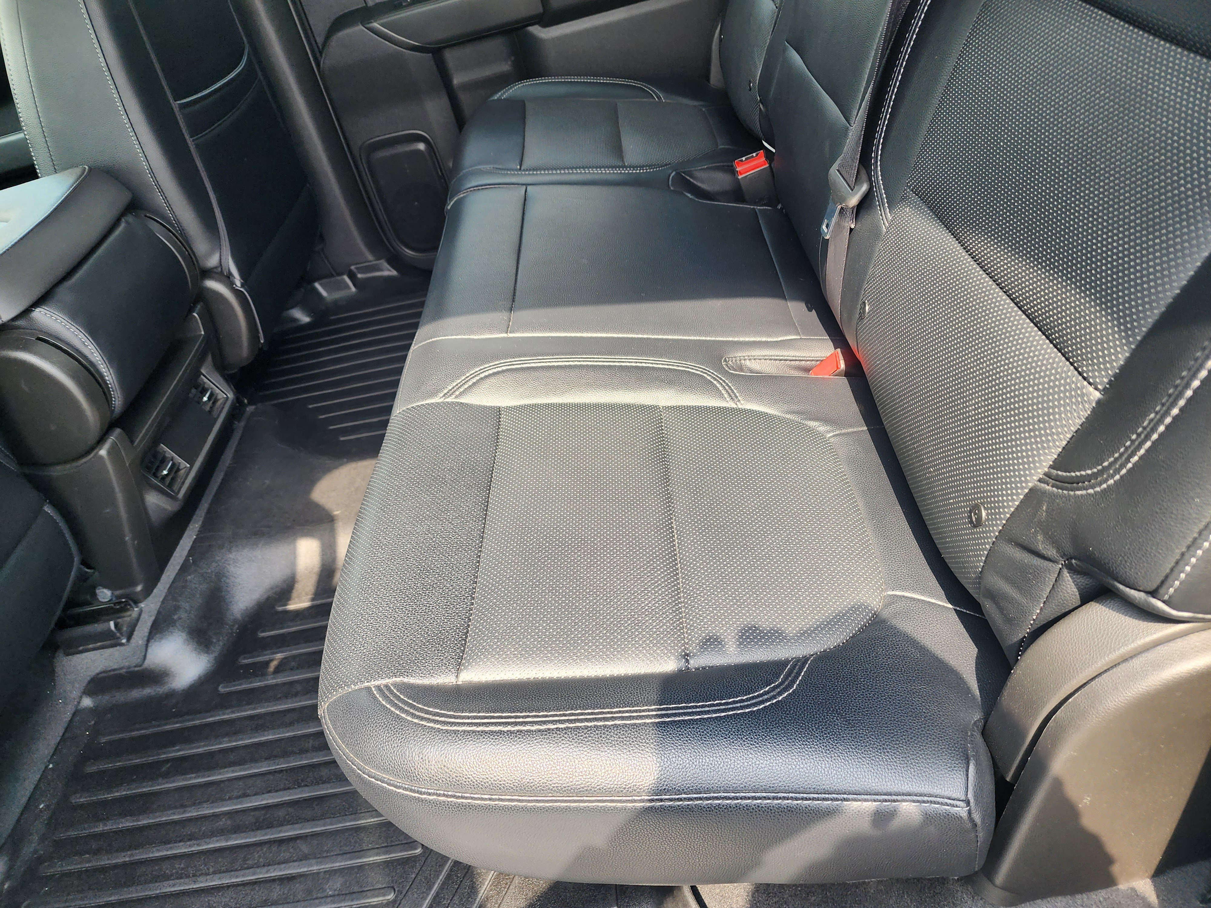 Used 2021 Chevrolet Silverado 2500 Custom w/ Custom Value Package image 16