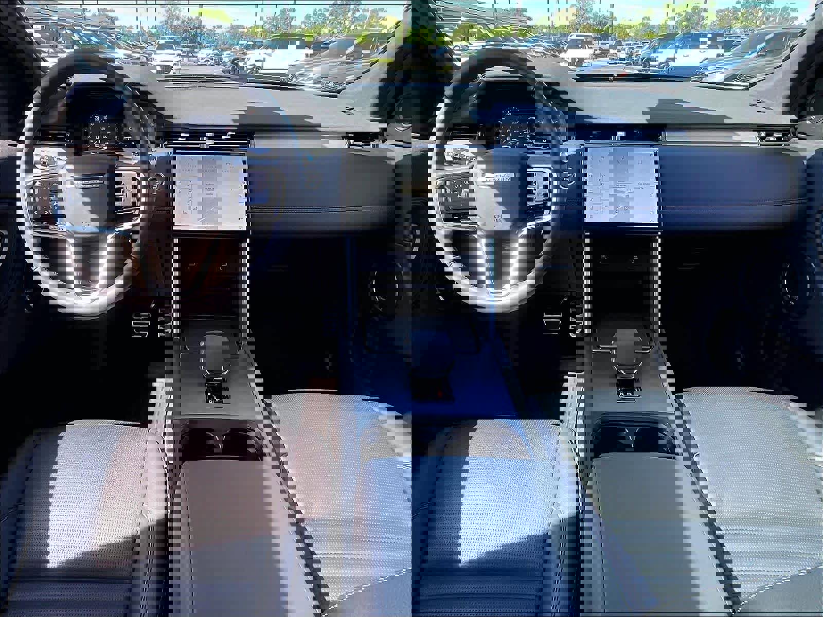 Used 2025 Land Rover Discovery Sport Dynamic SE image 16