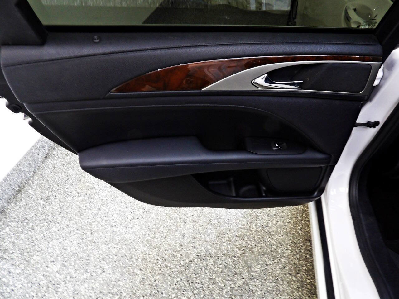 Used 2017 Lincoln MKZ Select w/ Select Plus Package image 9