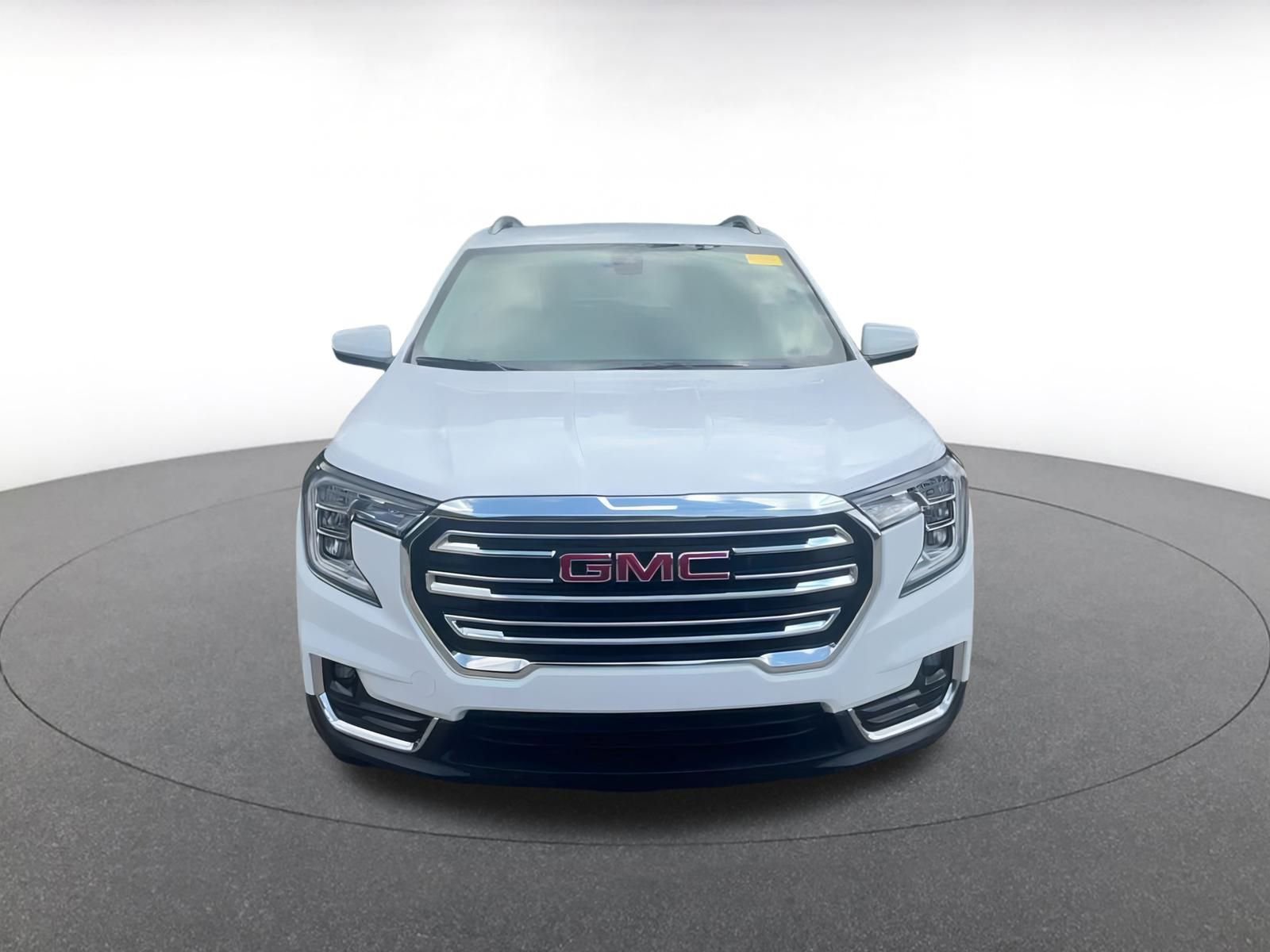 Used 2024 GMC Terrain SLT image 4