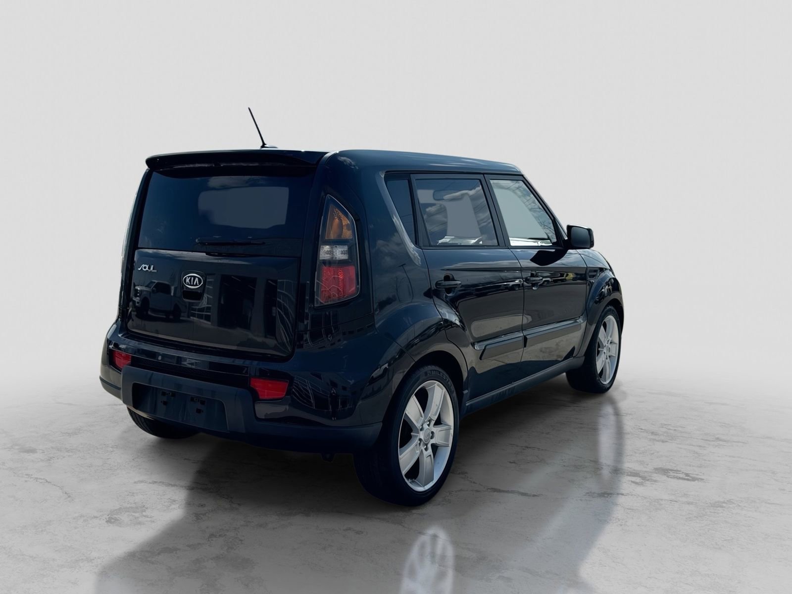 Used 2011 Kia Soul Sport FWD image 8