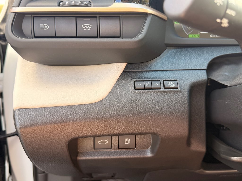 Certified 2025 Toyota Crown AWD/4WD image 27