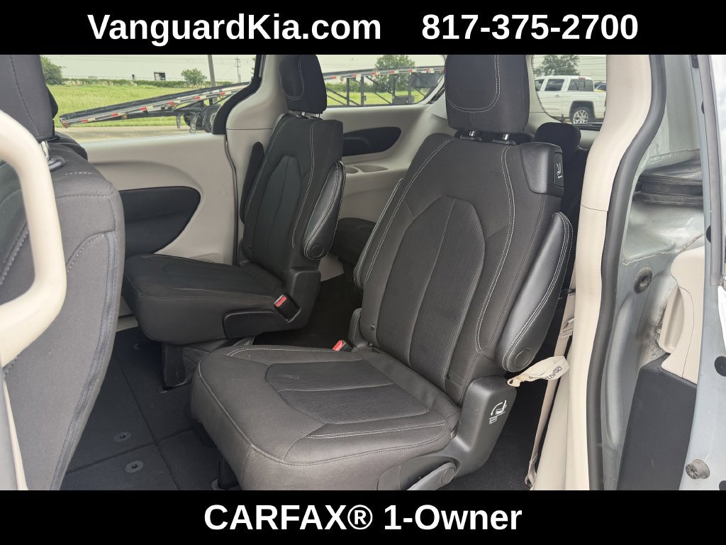Used 2022 Chrysler Voyager LX FWD image 29