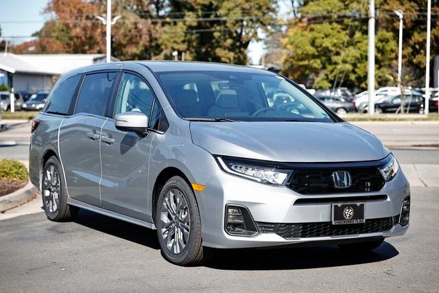 New 2026 Honda Odyssey Touring image 19