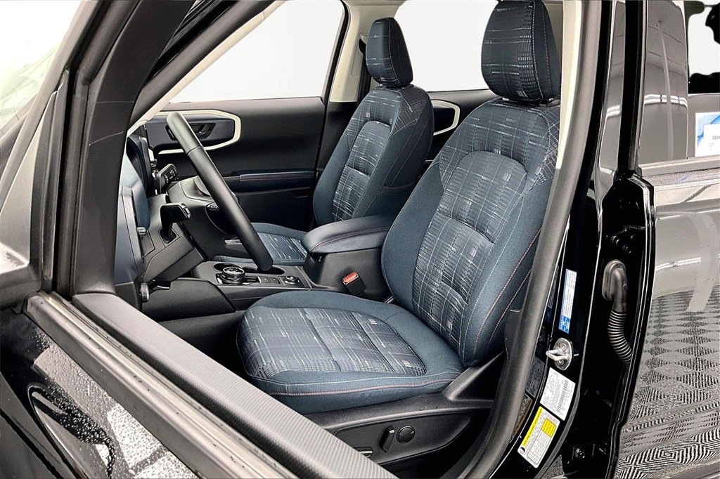 Used 2024 Ford Bronco Sport Heritage w/ Heritage Convenience Package image 25