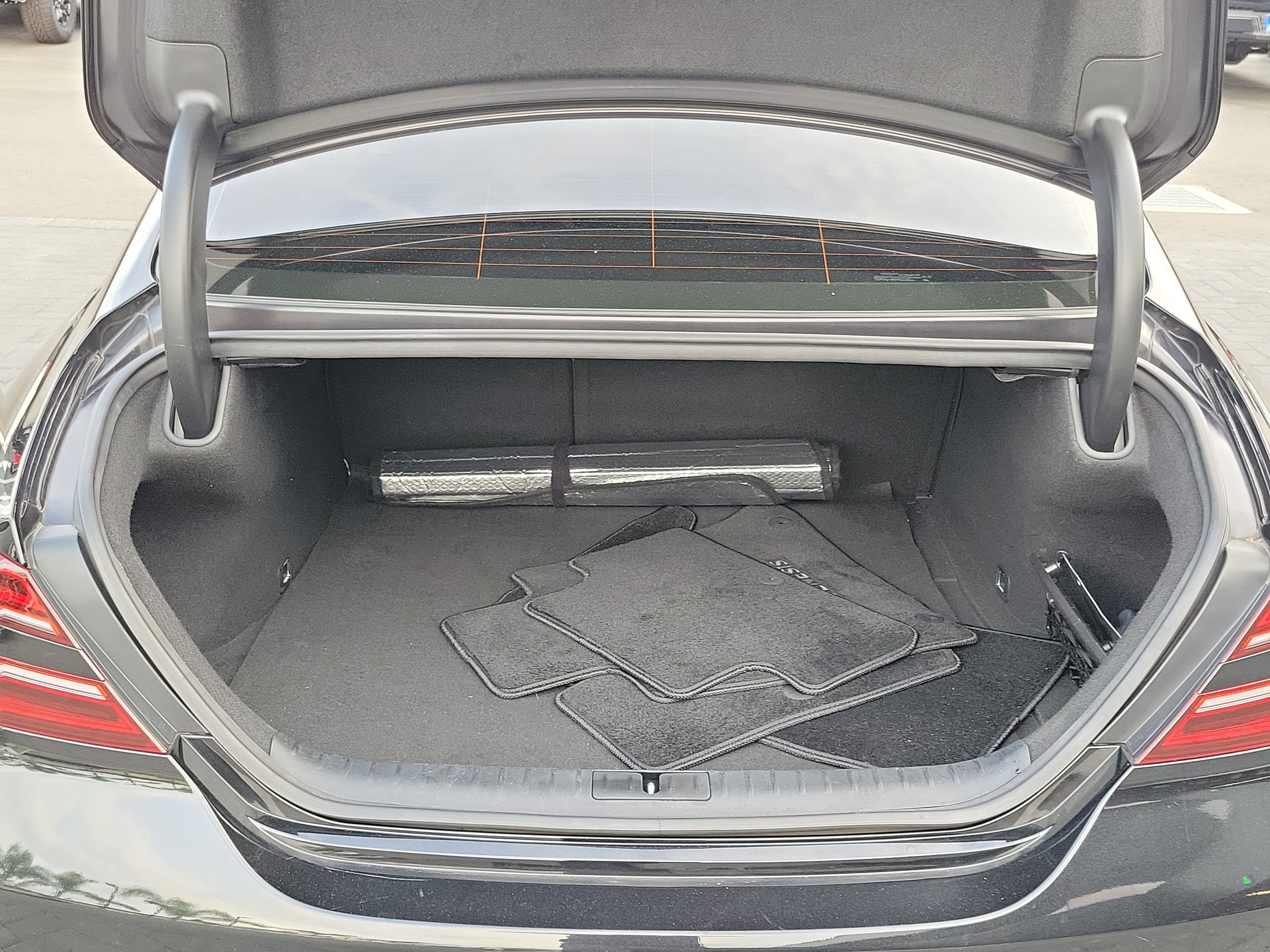 Certified 2023 Genesis G70 2.0T image 19