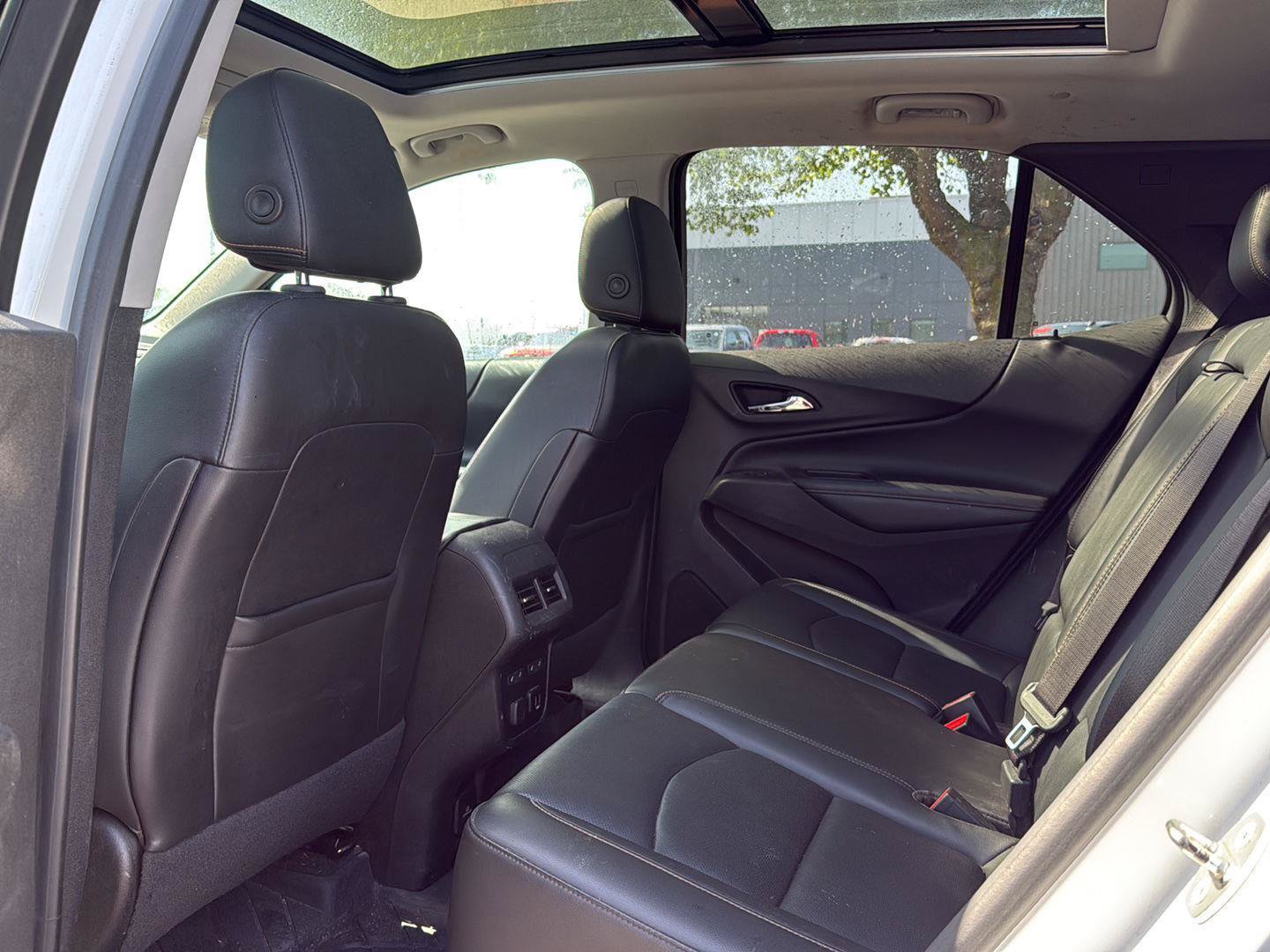 Used 2018 Chevrolet Equinox Premier FWD image 10