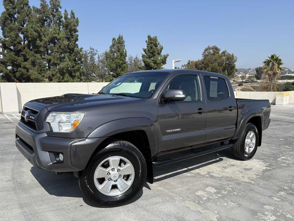 Used 2014 Toyota Tacoma PreRunner image 2
