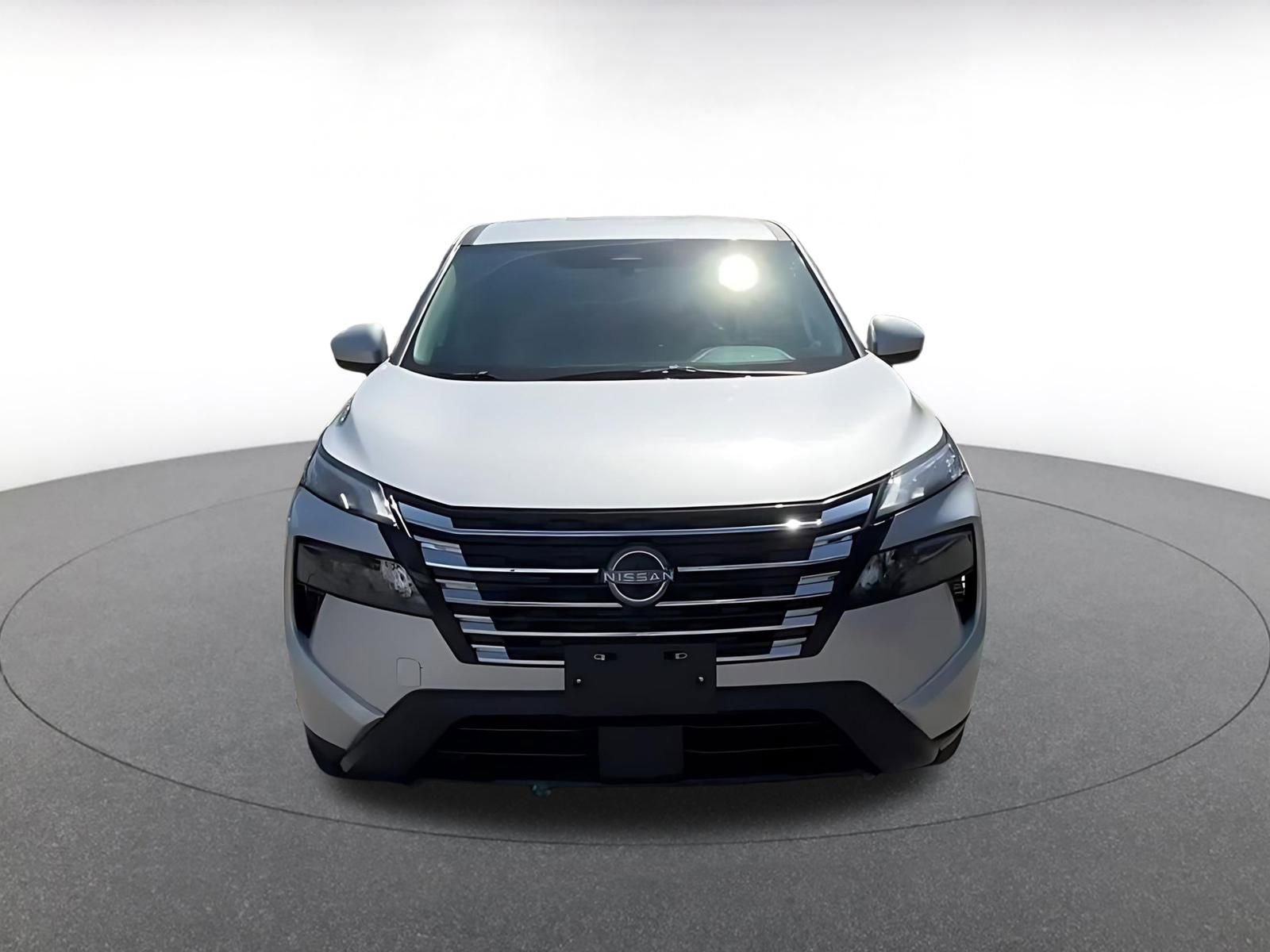Used 2025 Nissan Rogue SV AWD/4WD image 5