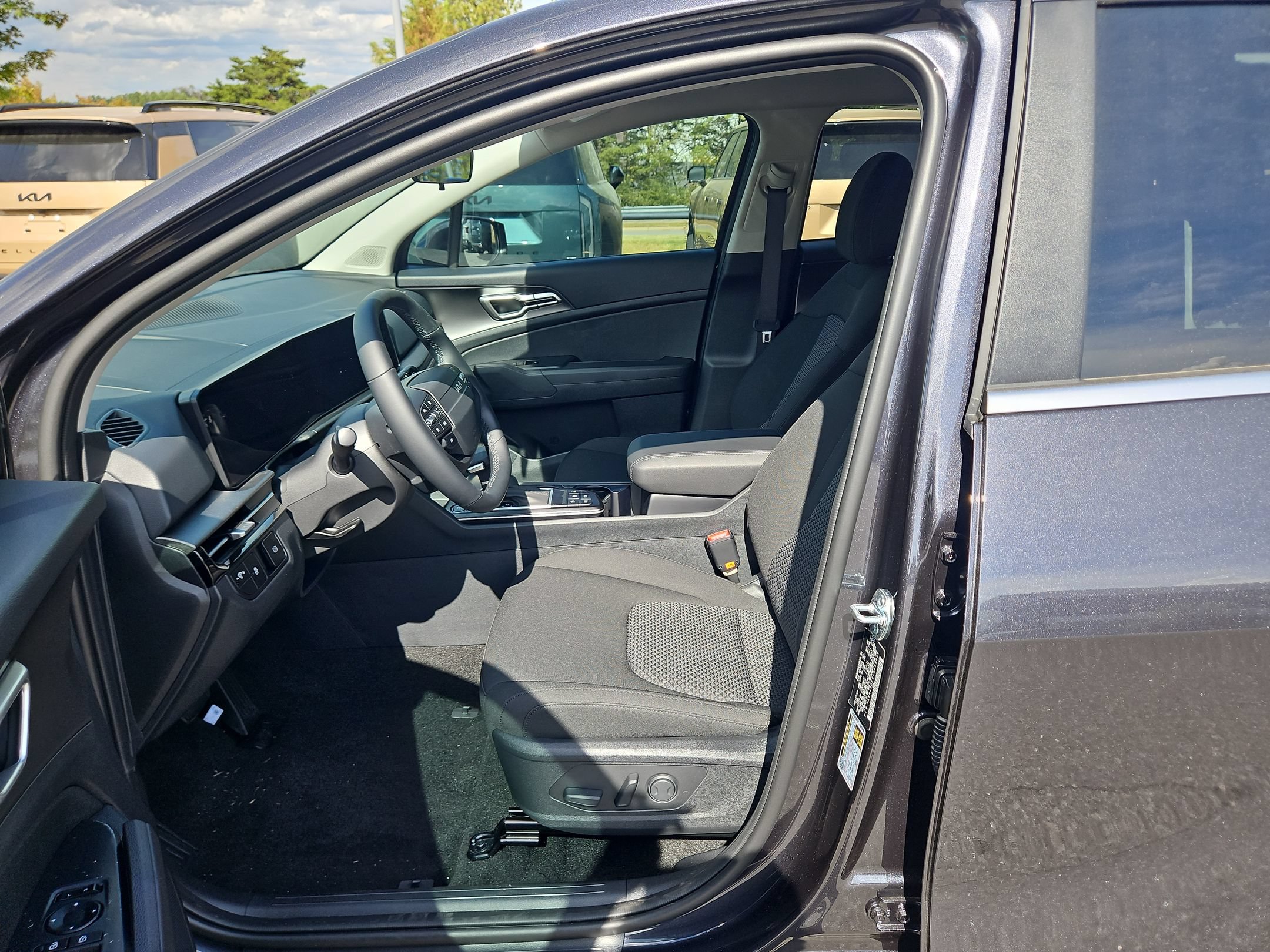 New 2026 Kia Sportage LX FWD image 19