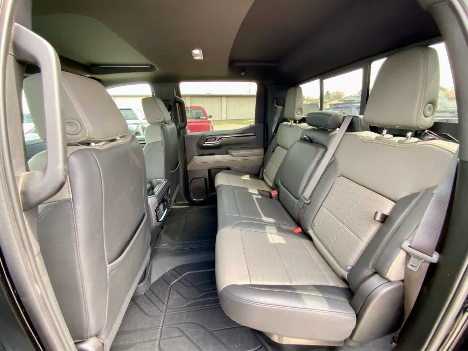 Used 2023 Chevrolet Silverado 1500 ZR2 w/ Technology Package AWD/4WD image 27