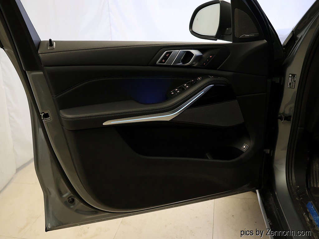 Used 2025 BMW X5 xDrive50e w/ Premium Package image 26