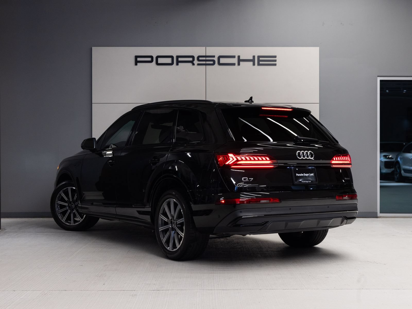 Used 2022 Audi Q7 2.0T Premium Plus w/ Premium Plus Package AWD/4WD image 5