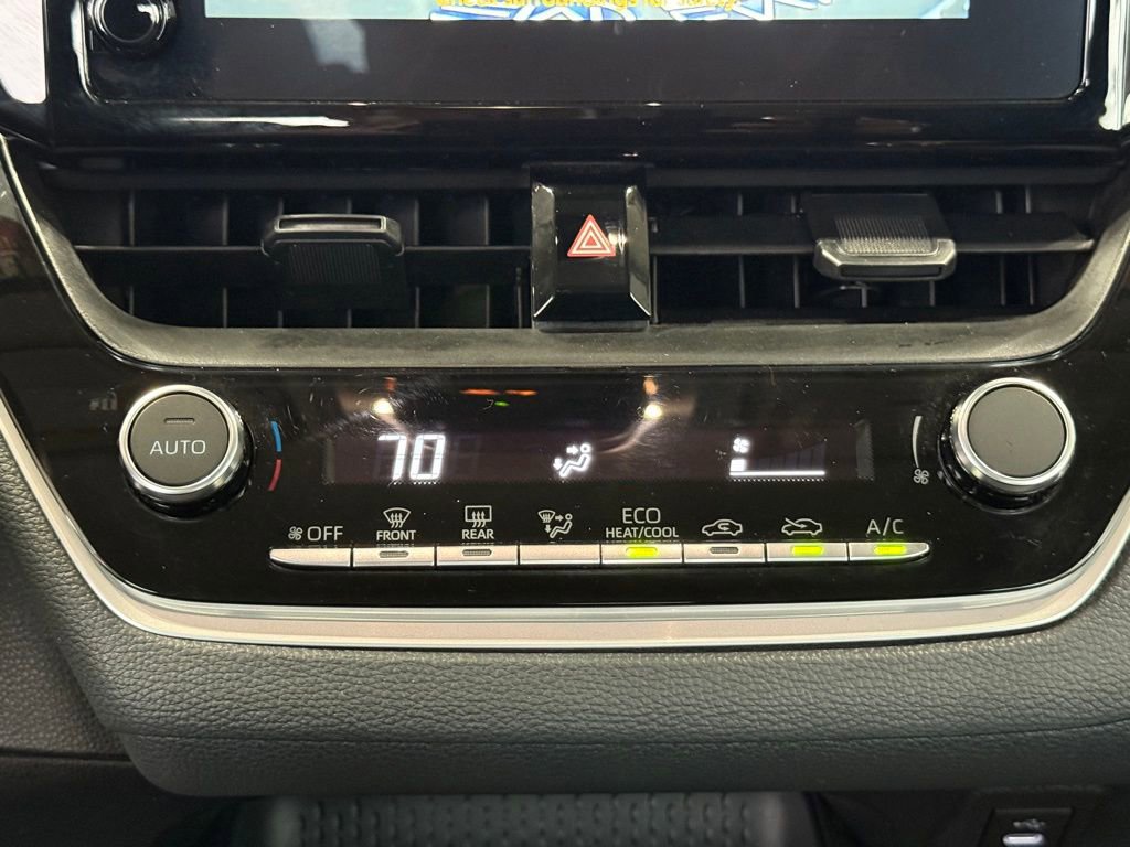 Certified 2025 Toyota Corolla LE image 28