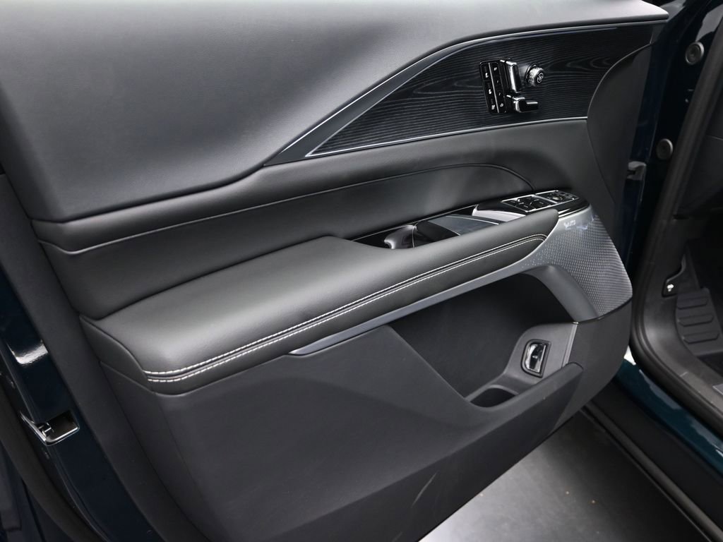 New 2026 Cadillac Lyriq Premium Luxury image 11