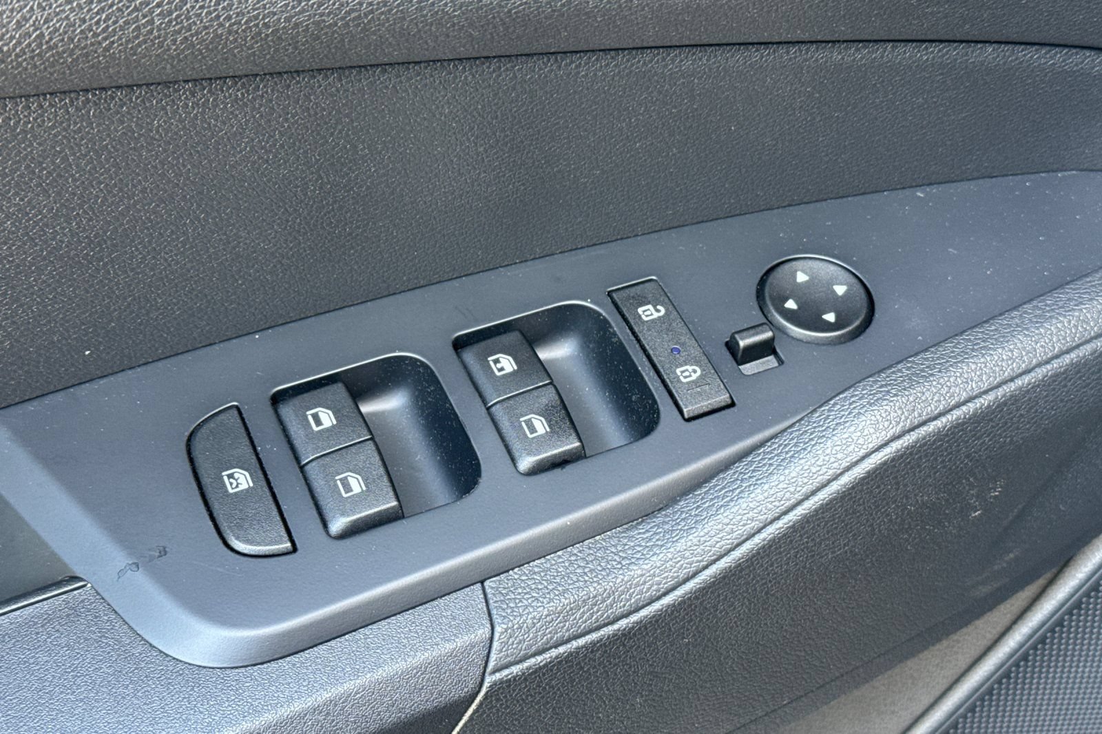 Used 2024 Kia Sportage LX AWD/4WD image 13