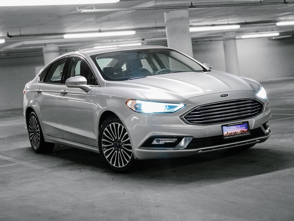 Used 2017 Ford Fusion SE w/ Fusion SE Technology Package image 4