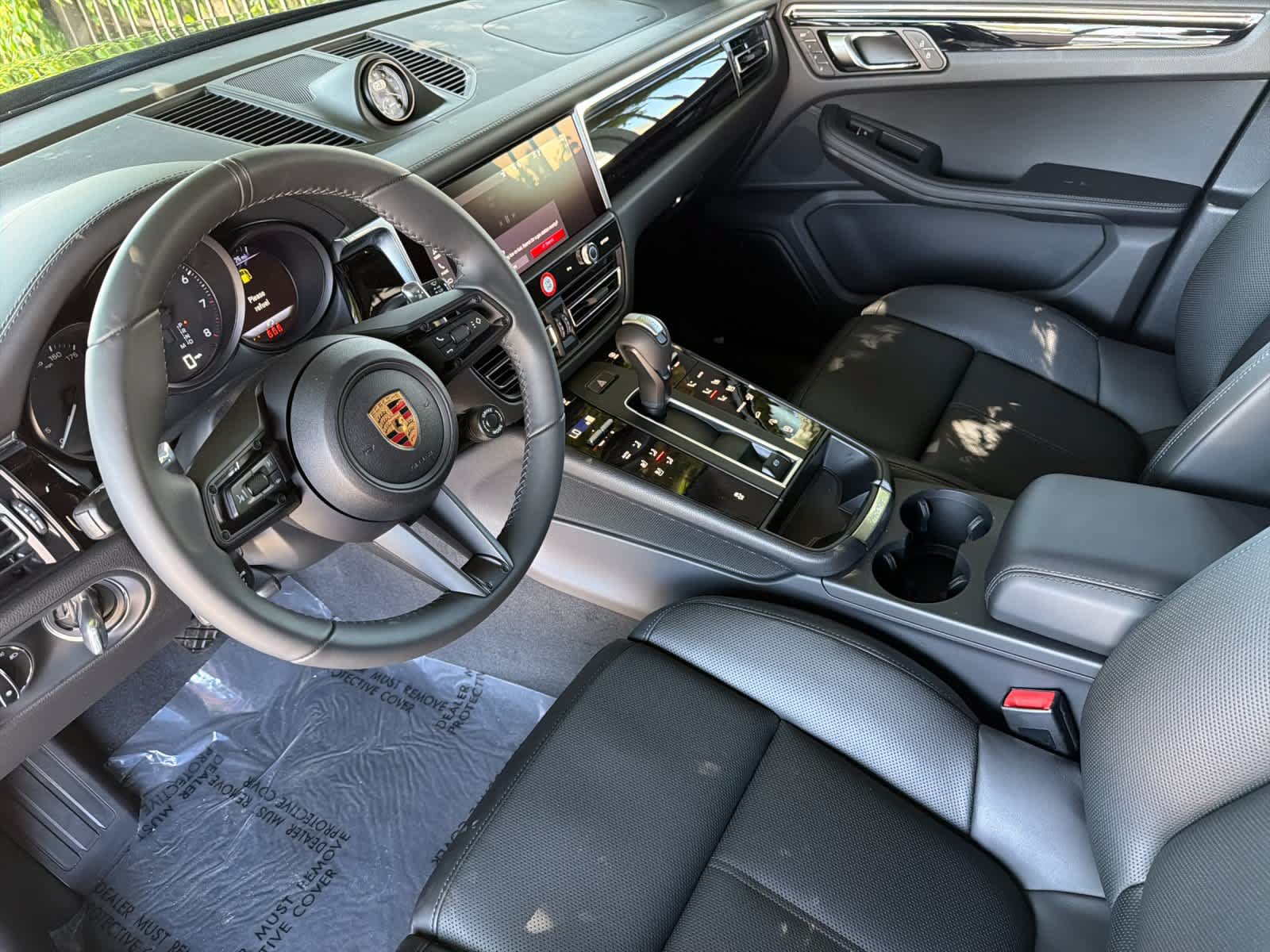 New 2026 Porsche Macan AWD/4WD image 4