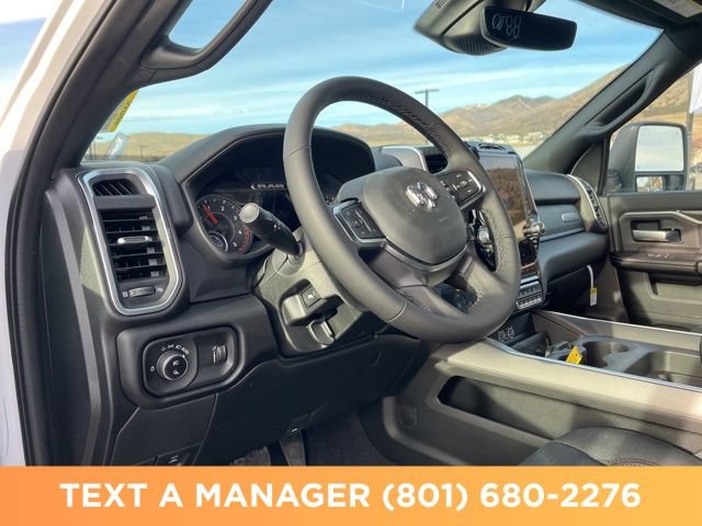New 2026 RAM 3500 Big Horn AWD/4WD image 17