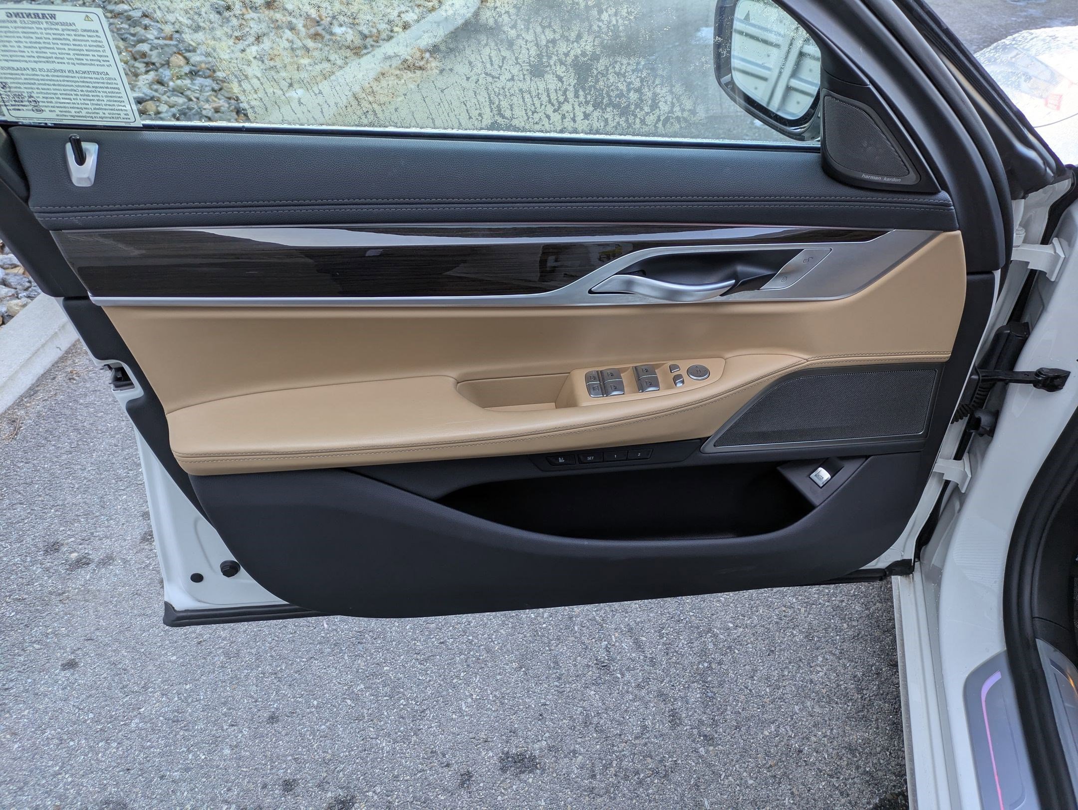 Used 2022 BMW 750i xDrive image 13