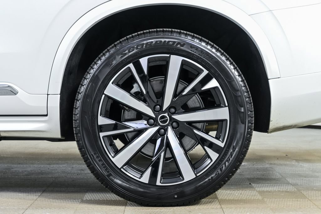 Certified 2025 Volvo XC90 B6 Core w/ Climate Package image 40