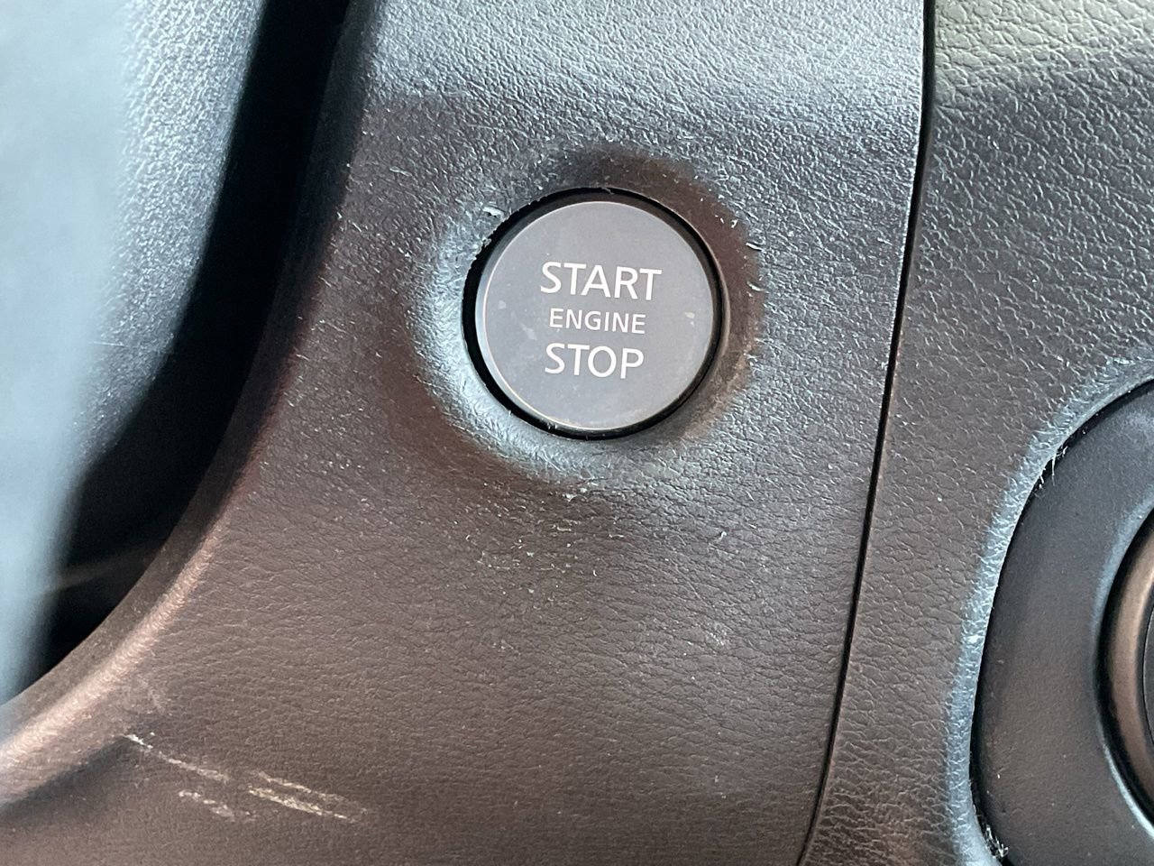 Used 2022 Nissan Frontier SV w/ Technology Package AWD/4WD image 25