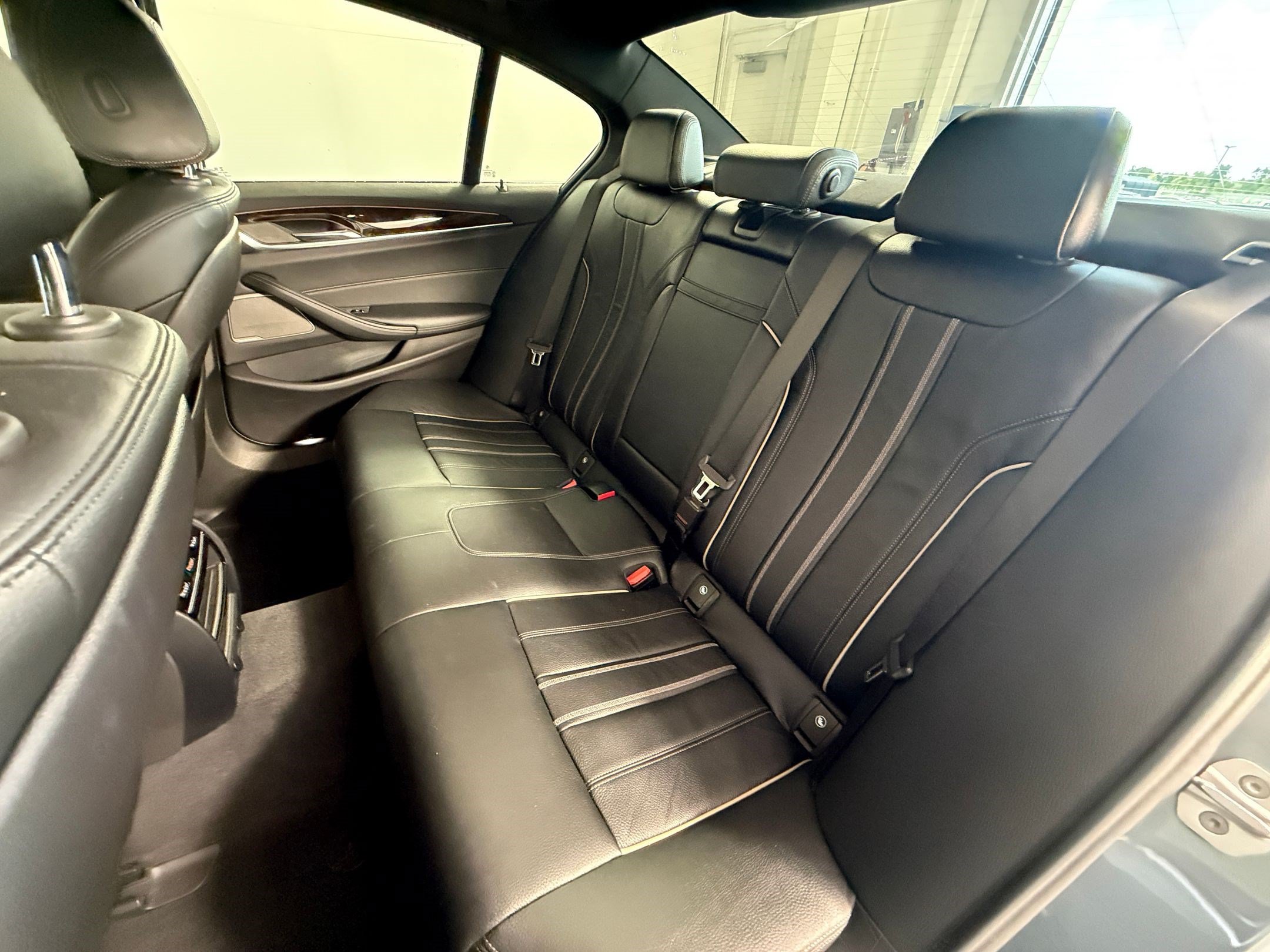 Used 2018 BMW 540i RWD image 22