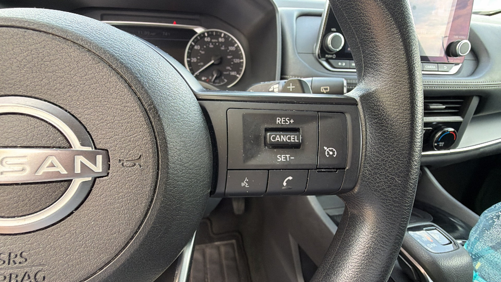 Used 2024 Nissan Rogue S AWD/4WD image 28