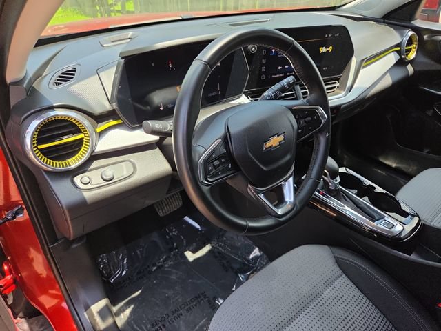 Certified 2024 Chevrolet Trax LT w/ Driver Confidence Package FWD image 11