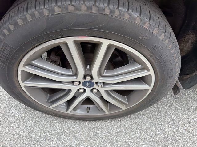 Used 2022 Ford Edge Titanium image 12