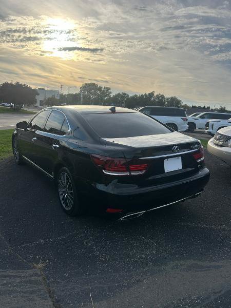 Used 2014 Lexus LS 460 AWD w/ F Sport Package image 4