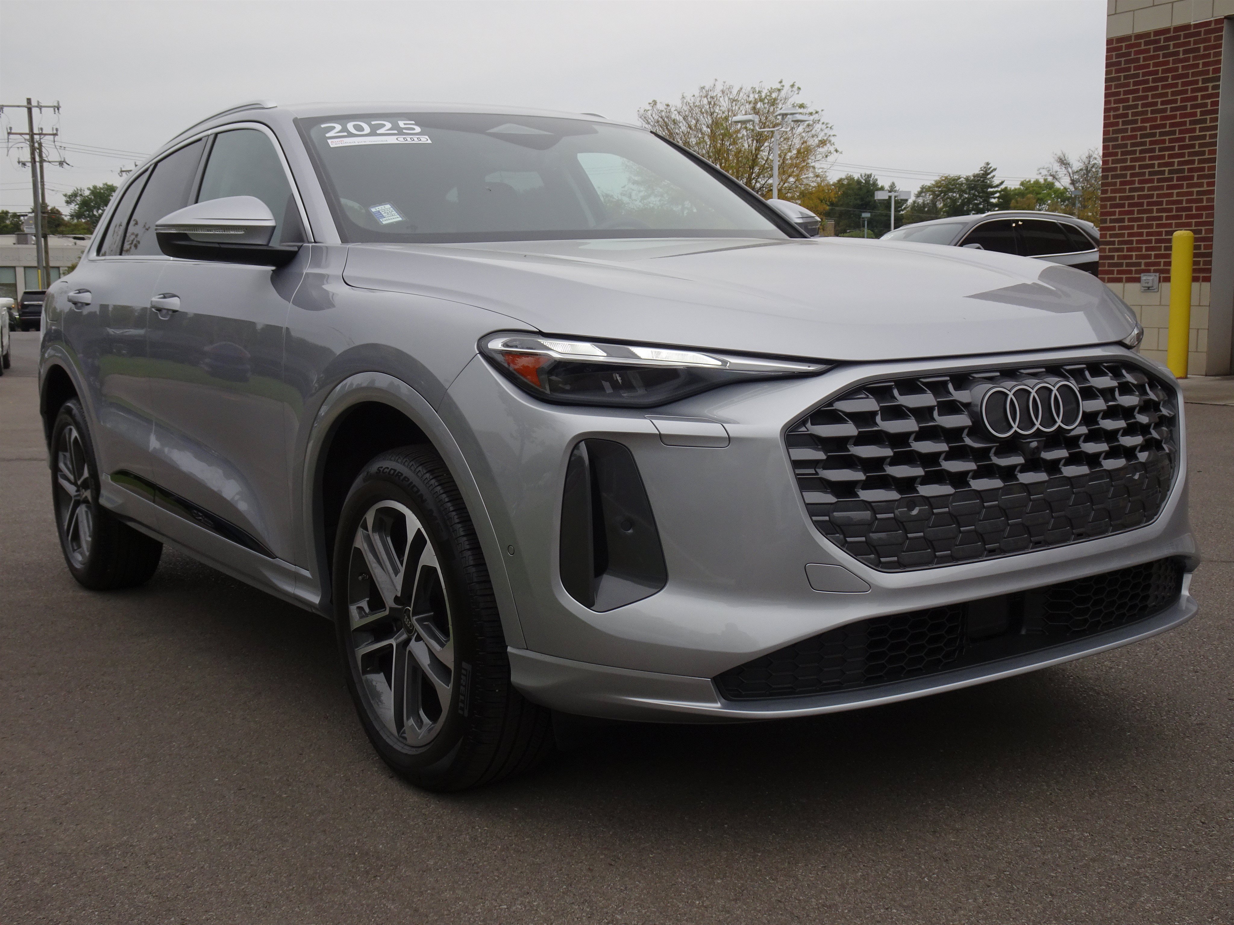 Certified 2025 Audi Q5 Premium AWD/4WD image 6