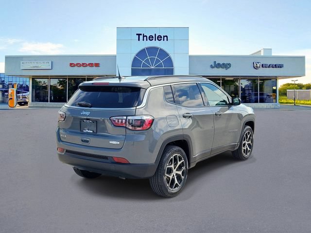 Used 2024 Jeep Compass Latitude AWD/4WD image 4