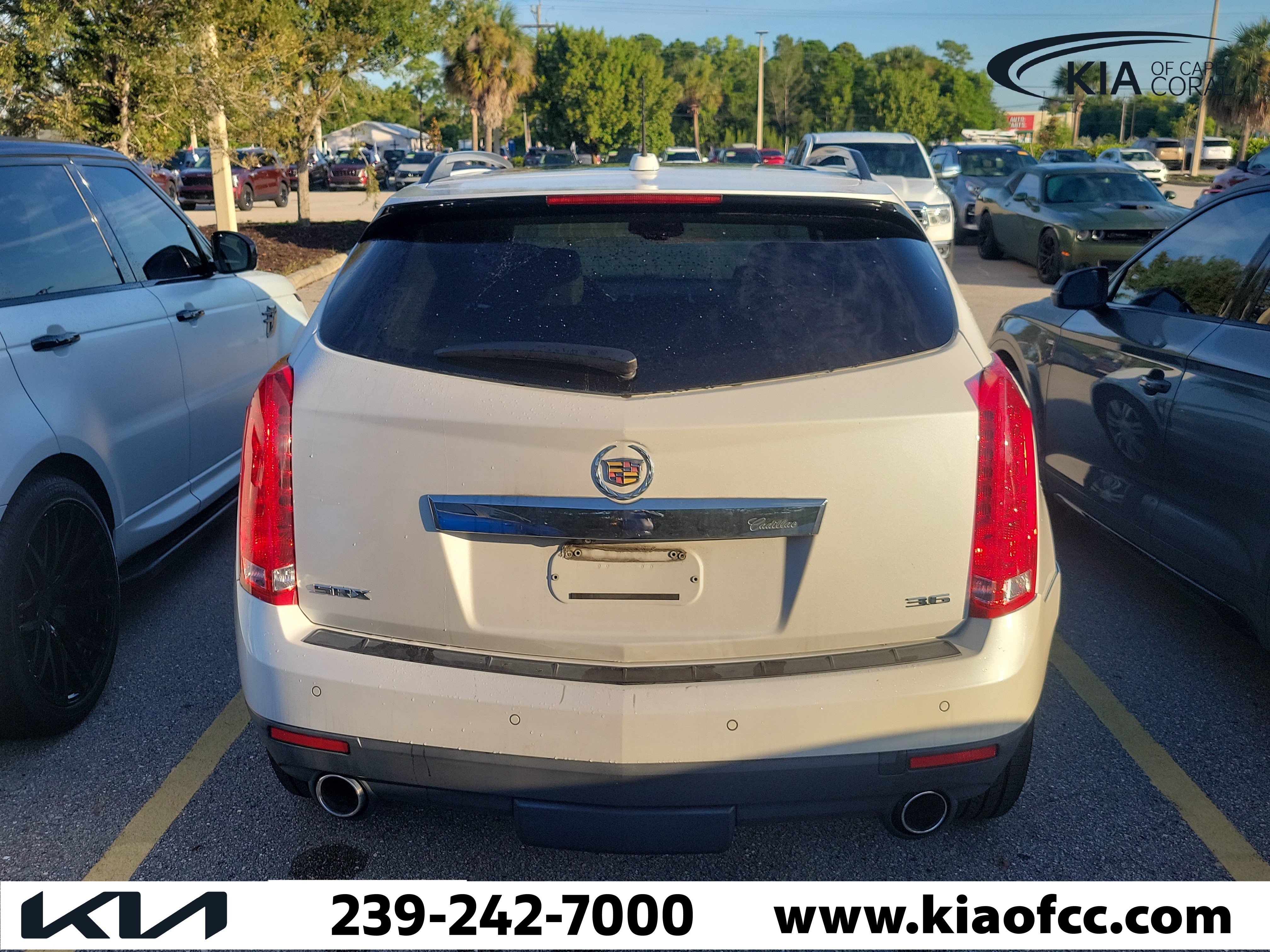 Used 2016 Cadillac SRX Luxury w/ Driver Awareness Package FWD image 5