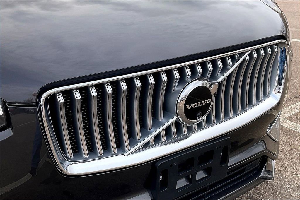 Used 2024 Volvo XC90 B6 Plus w/ Protection Package Premier image 31