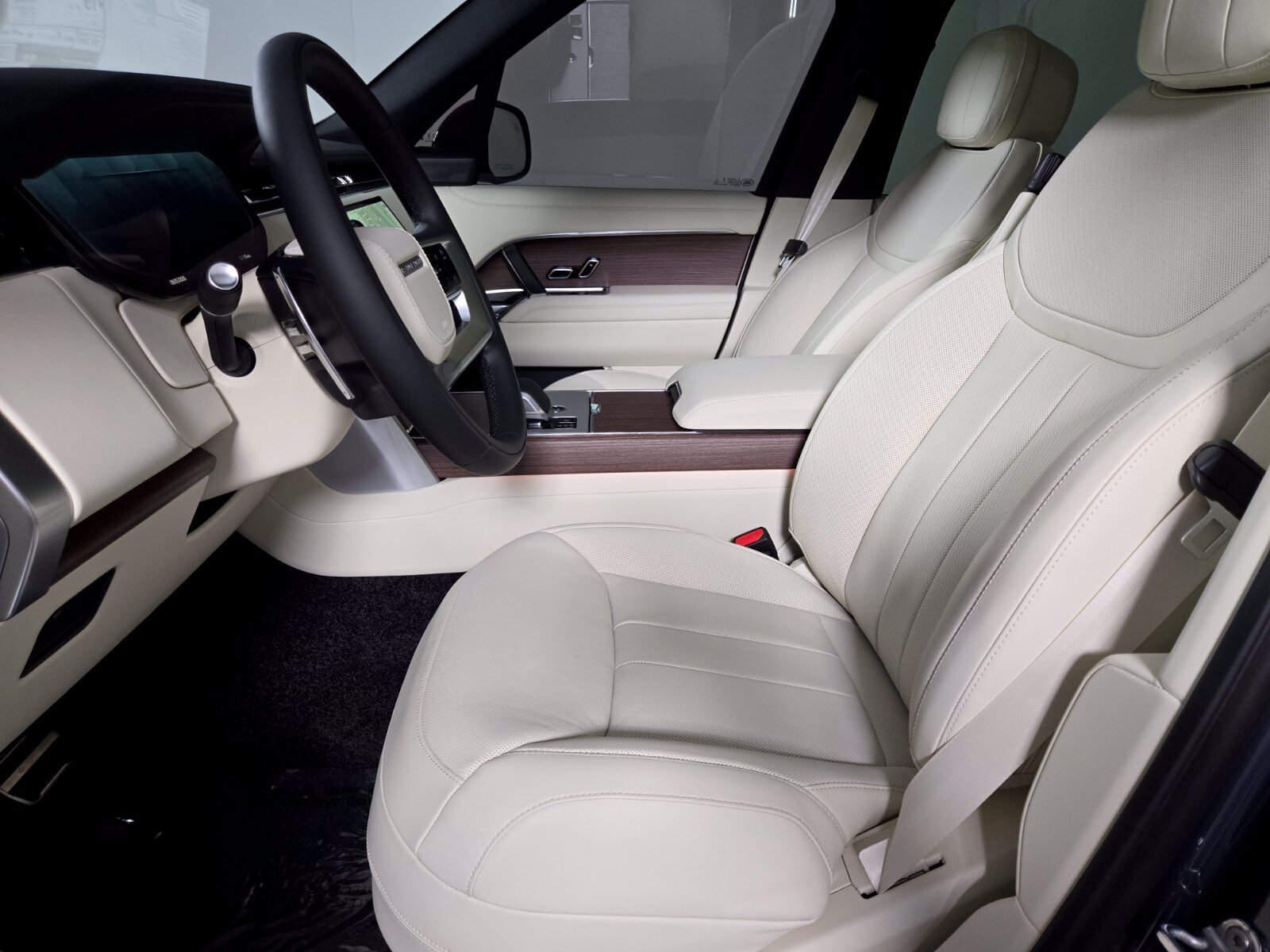 New 2026 Land Rover Range Rover SE AWD/4WD image 11