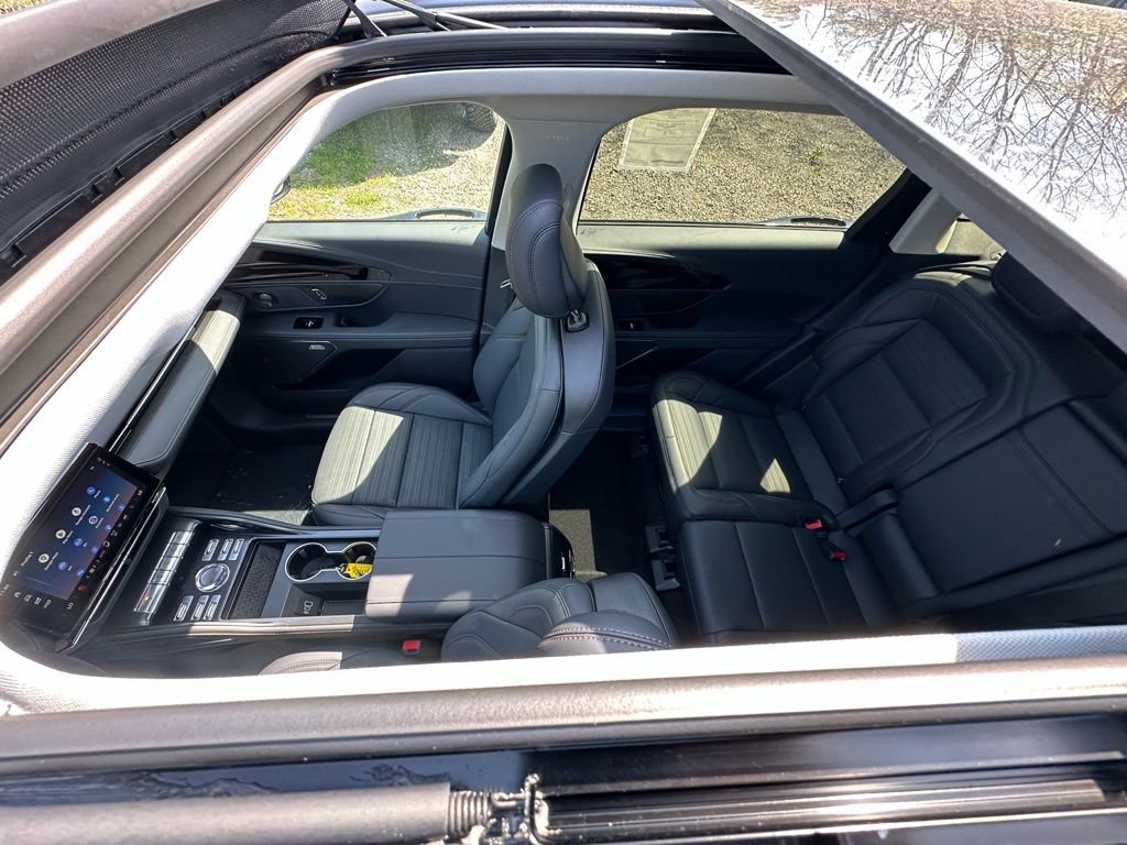 New 2026 Lincoln Nautilus Reserve AWD/4WD image 6