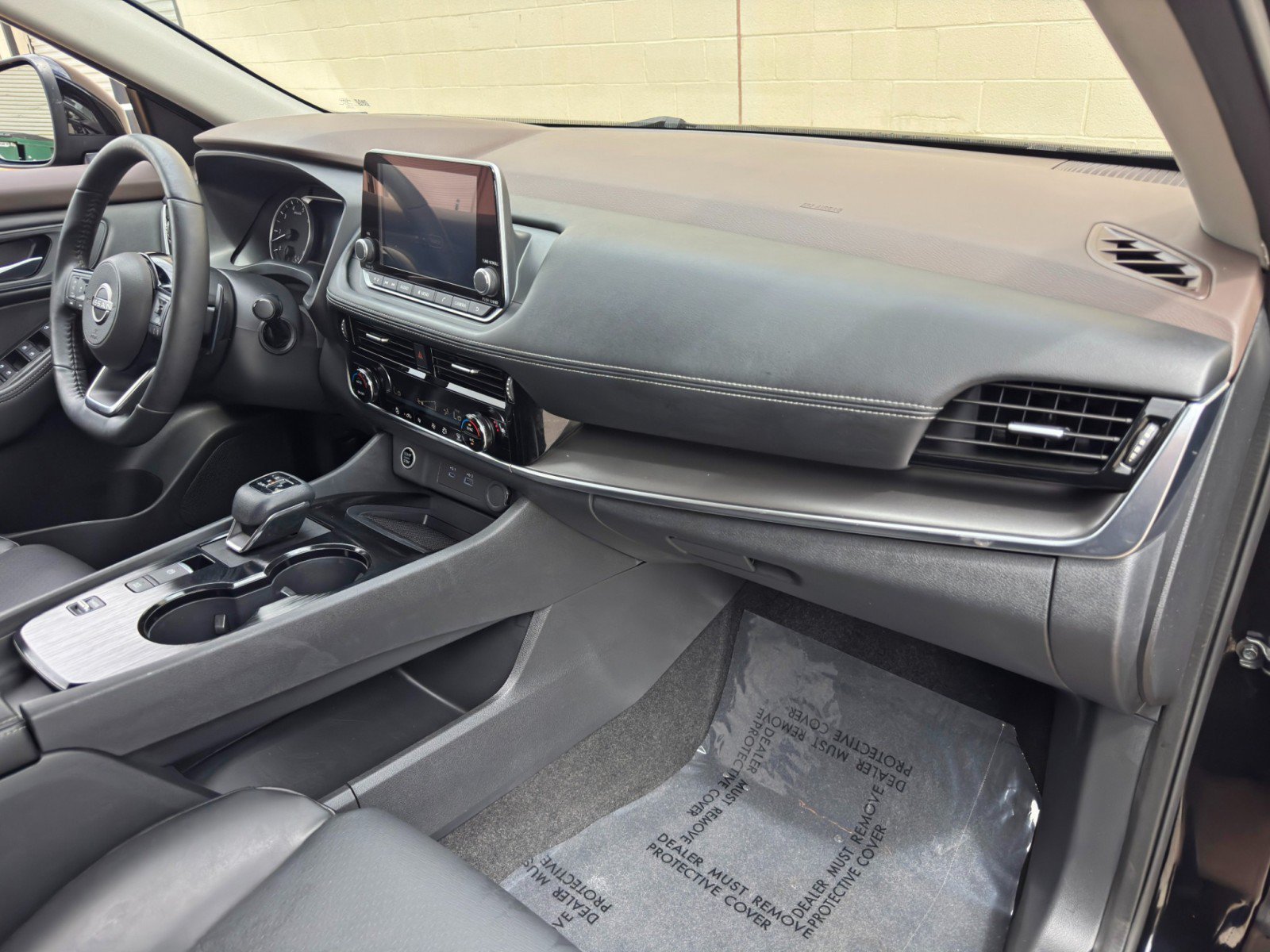 Used 2022 Nissan Rogue SV w/ SV Premium Package FWD image 14