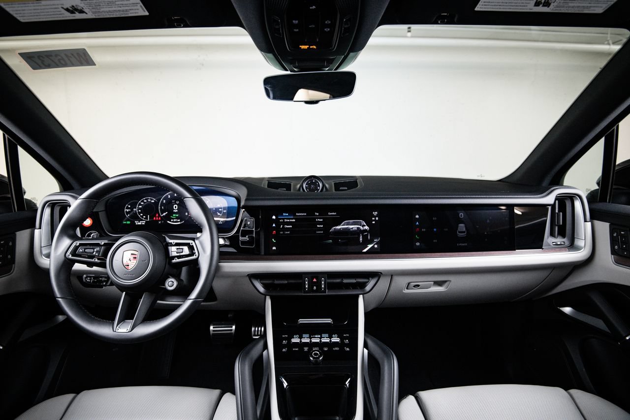 Certified 2026 Porsche Cayenne S AWD/4WD image 26